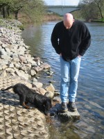 15 Wochen - Uwe und Bibo am Wasser